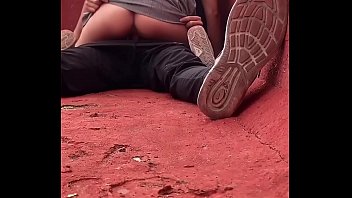 Romani indragostiti fac film porno tare in public