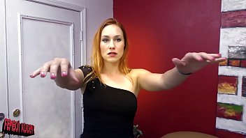 Mos excitat linge o bruneta apetisanta