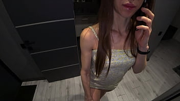 Aceasta muista simpatica isi chiama pe fratele ei sa vina sa o futa putin